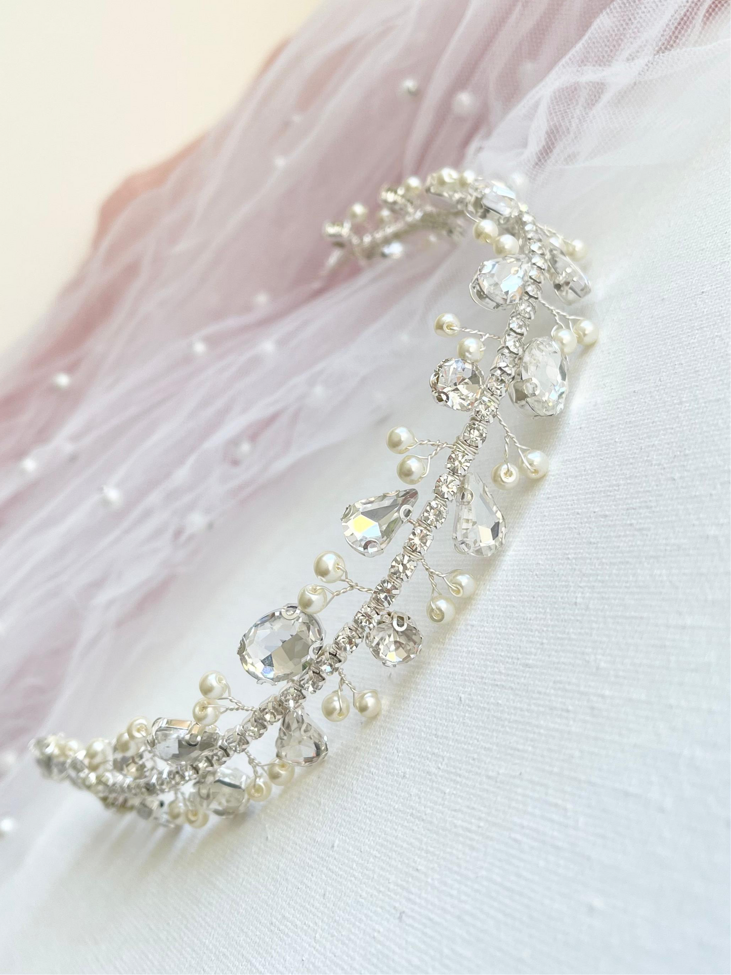 Wedding crystal pearls headpiece
