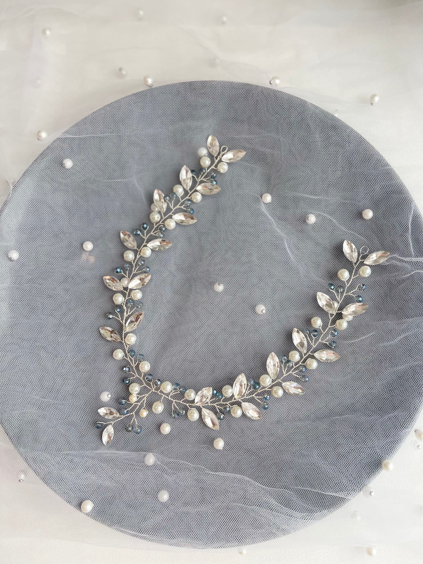 Bridal forehead headpiece