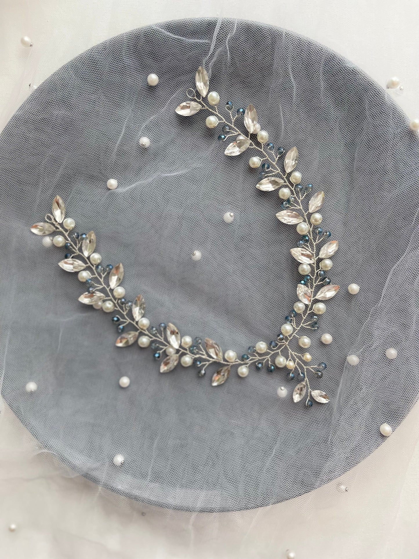 Bridal forehead headpiece